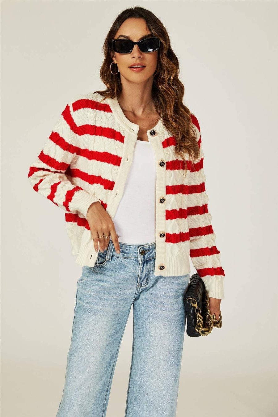 Estilo e Conforto com Cardigan Riscas Vermelho
