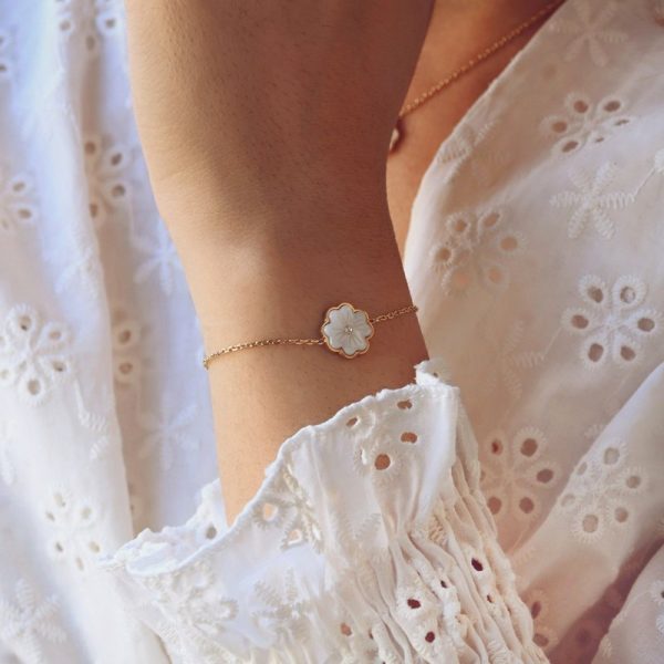 Pulseira em aço trevo brilhante