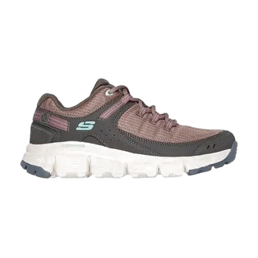 Conforto e proteção nas Skechers Outdoor Summits AT