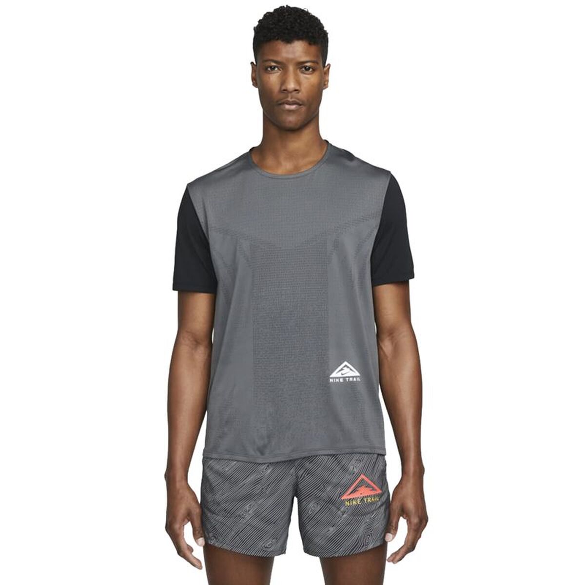 Camisola de Manga Curta Homem Nike Dri-FIT Rise 365 Cinzento escuro